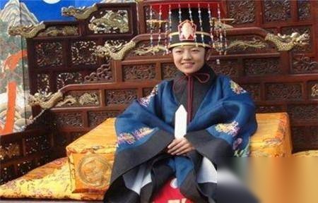 李弘暐历史图片