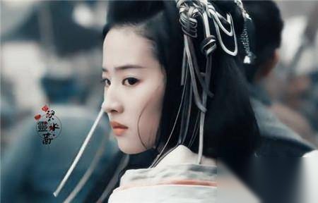 史上最忠贞的美人 拔剑自刎鲜血飞溅历史图片