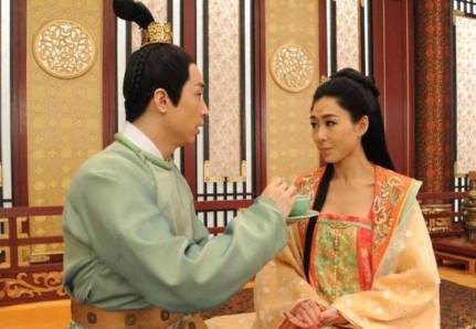 李裹儿历史图片