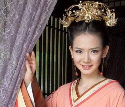 他是历史上权利最大的一个公主 连自己的老爸都管不住他历史图片