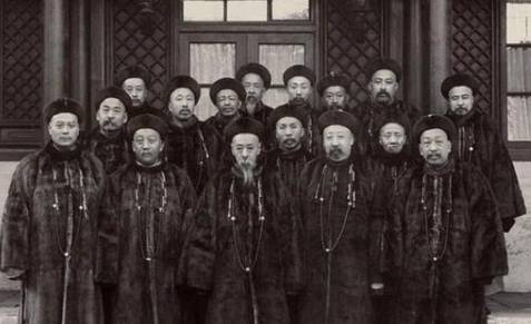 晚清中兴四大名臣是哪几个？谁的官职权力最大？历史图片