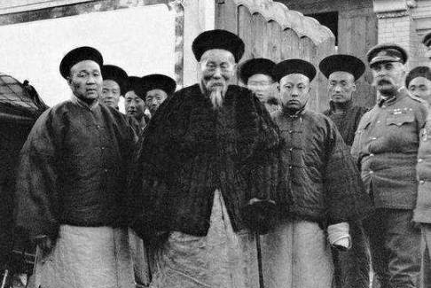 晚清中兴四大名臣是哪几个？谁的官职权力最大？历史图片