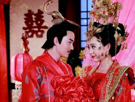 李裹儿历史图片