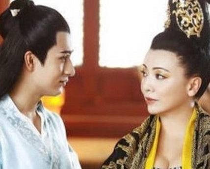 李裹儿历史图片