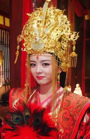 杨丽华历史图片