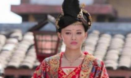 李裹儿历史图片