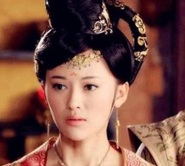 李裹儿历史图片