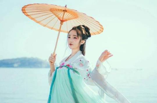 为什么近年汉服文化备受推崇？汉服能算是正装吗？历史图片