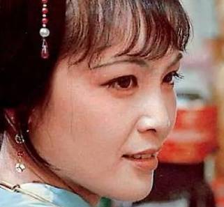 贾迎春历史图片