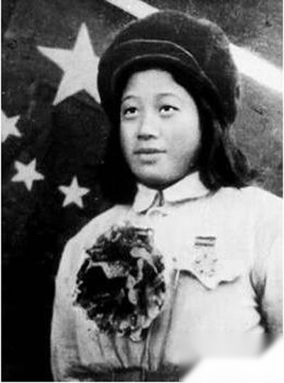 女兵历史图片