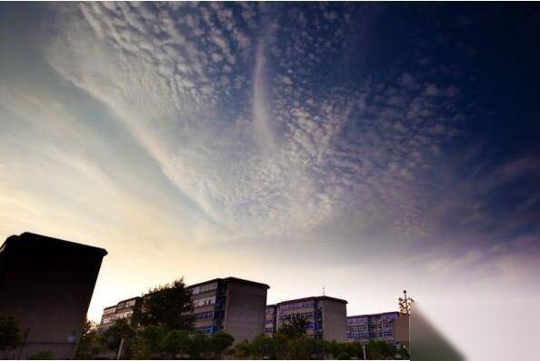 地震云历史图片