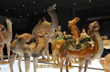 唐三彩历史图片