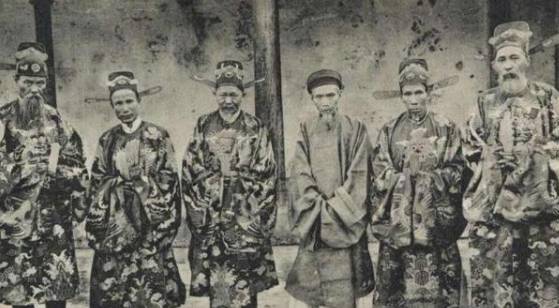 长翅帽历史图片