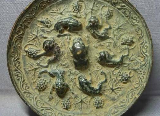 古代的“铜镜”是怎么样的？古代的“铜镜”成像清晰吗？历史图片