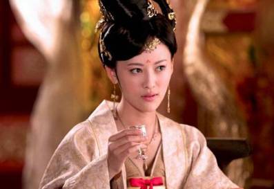 李裹儿历史图片