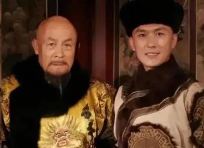 奕纬历史图片