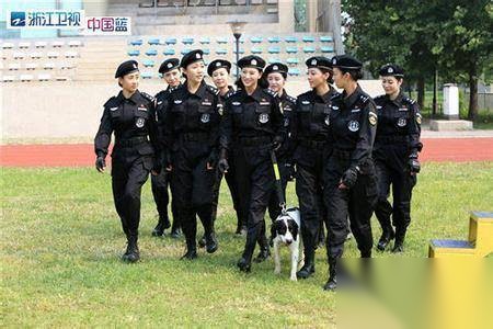 警花与警犬历史图片