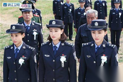 警花与警犬历史图片