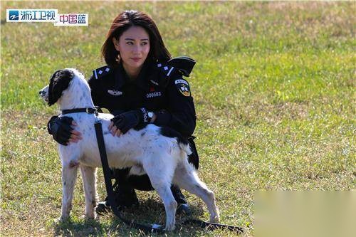 警花与警犬历史图片