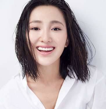 《为了你我愿意热爱整个世界》历史图片