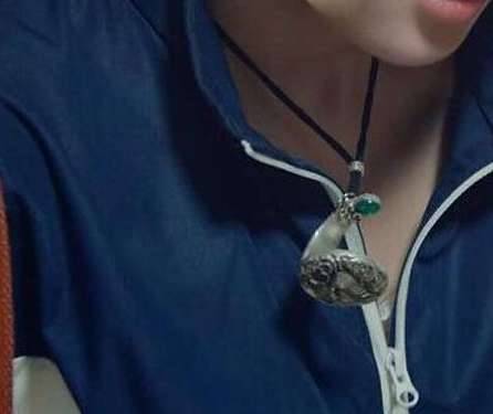 《镇魂》李茜脖子上的项链是什么？?李茜的真正身份揭秘历史图片