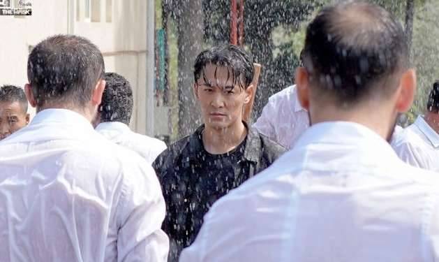 《也平凡》历史图片