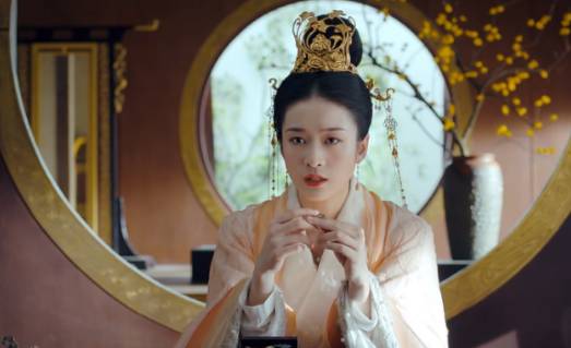 《白发王妃》历史图片