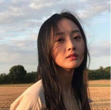 《强风吹拂》历史图片