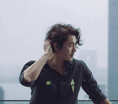 《归还世界给你》历史图片