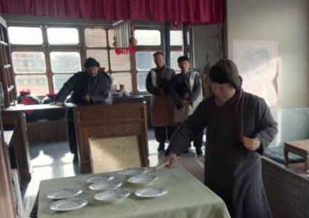 《老酒馆》历史图片