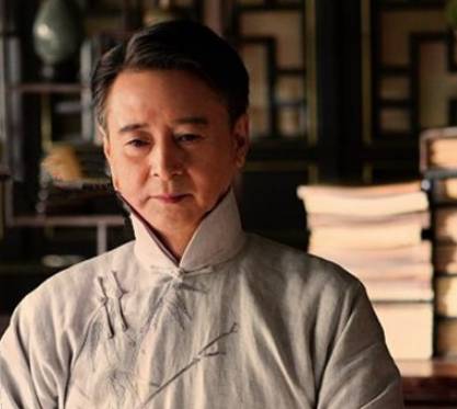 《鬓边不是海棠红》历史图片