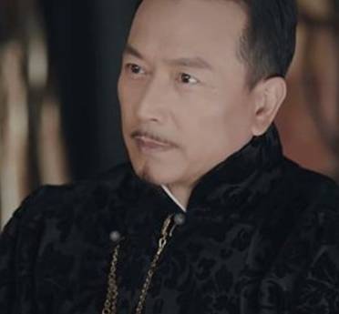 《鬓边不是海棠红》历史图片