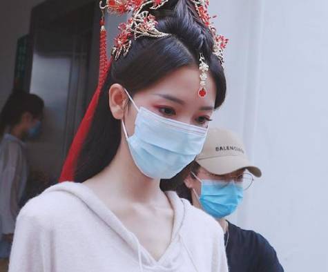 《皓衣行》历史图片