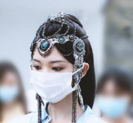 《皓衣行》历史图片