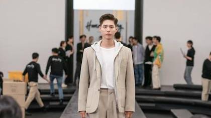 《青春纪录》历史图片