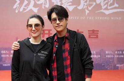 《纵有疾风起》历史图片
