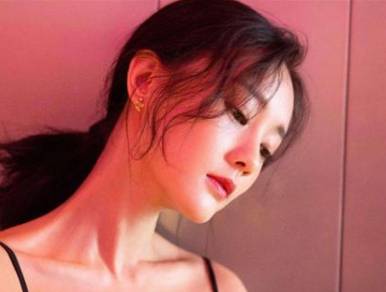 《乌云遇皎月》历史图片