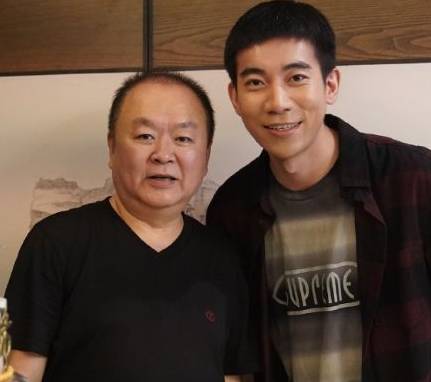 《权与利》历史图片