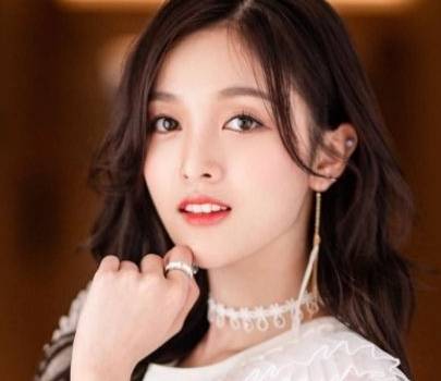 《世界微尘里》历史图片