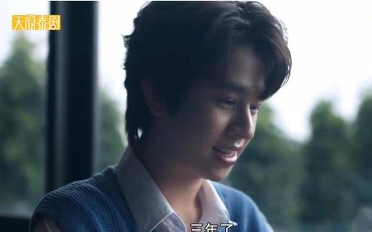 《亲密友人》历史图片