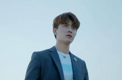 《不说再见》历史图片