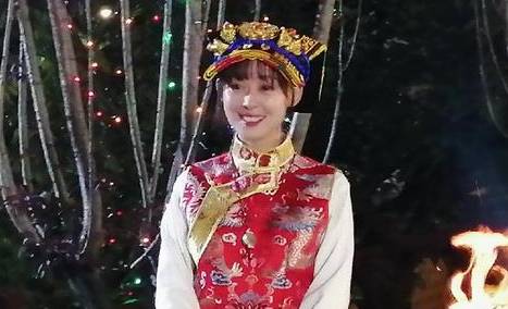 《阿坝一家人》历史图片