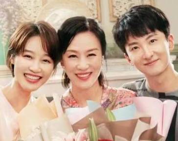 《婆婆的镯子》历史图片