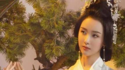 《长月烬明》历史图片