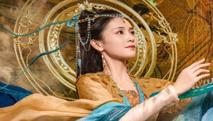《长月烬明》历史图片