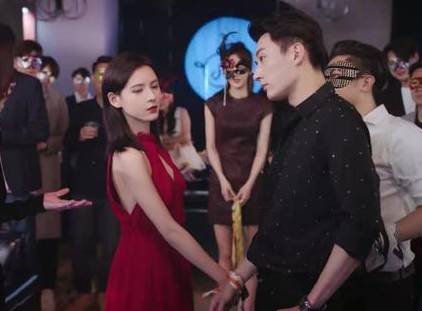 《夜色暗涌时》历史图片