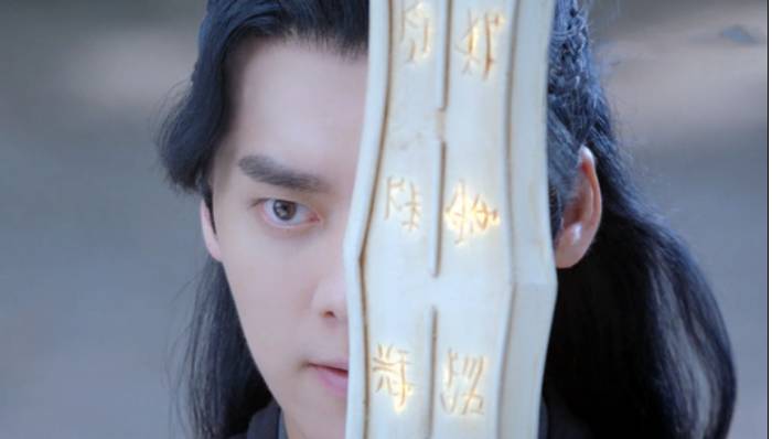 《镜双城》历史图片
