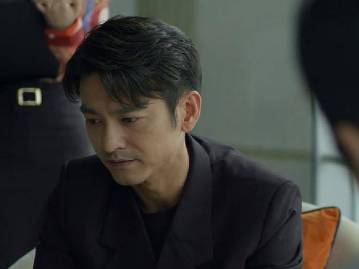 《江照黎明》历史图片