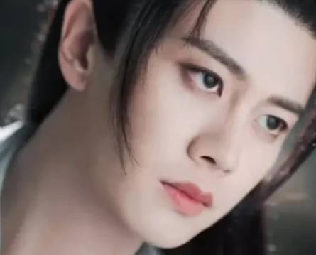 《与君初相识》历史图片