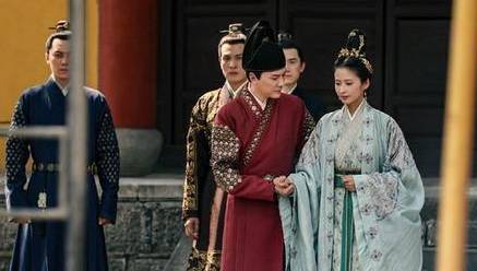 《山河月明》历史图片
